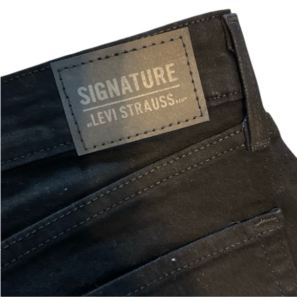 Signature by Levi Strauss  Mid Rise Straight Black Jeans Size 6M NWOT 28 X 32 - Picture 4 of 10